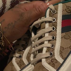 - Women’s gucci sneakers size 7 worn once